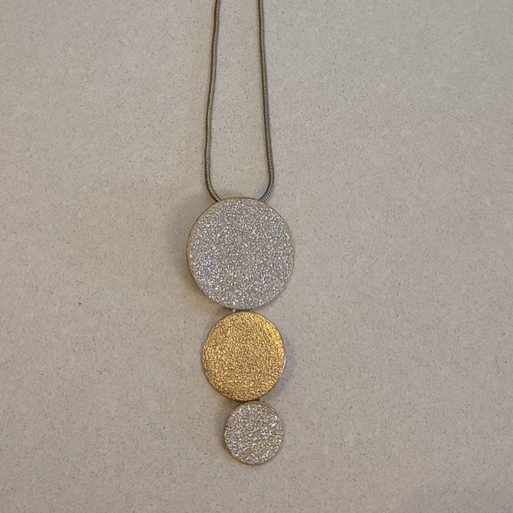 NWT Sparkly Silver & Gold Colored Necklace/ Earring Set. - Picture 9 of 14